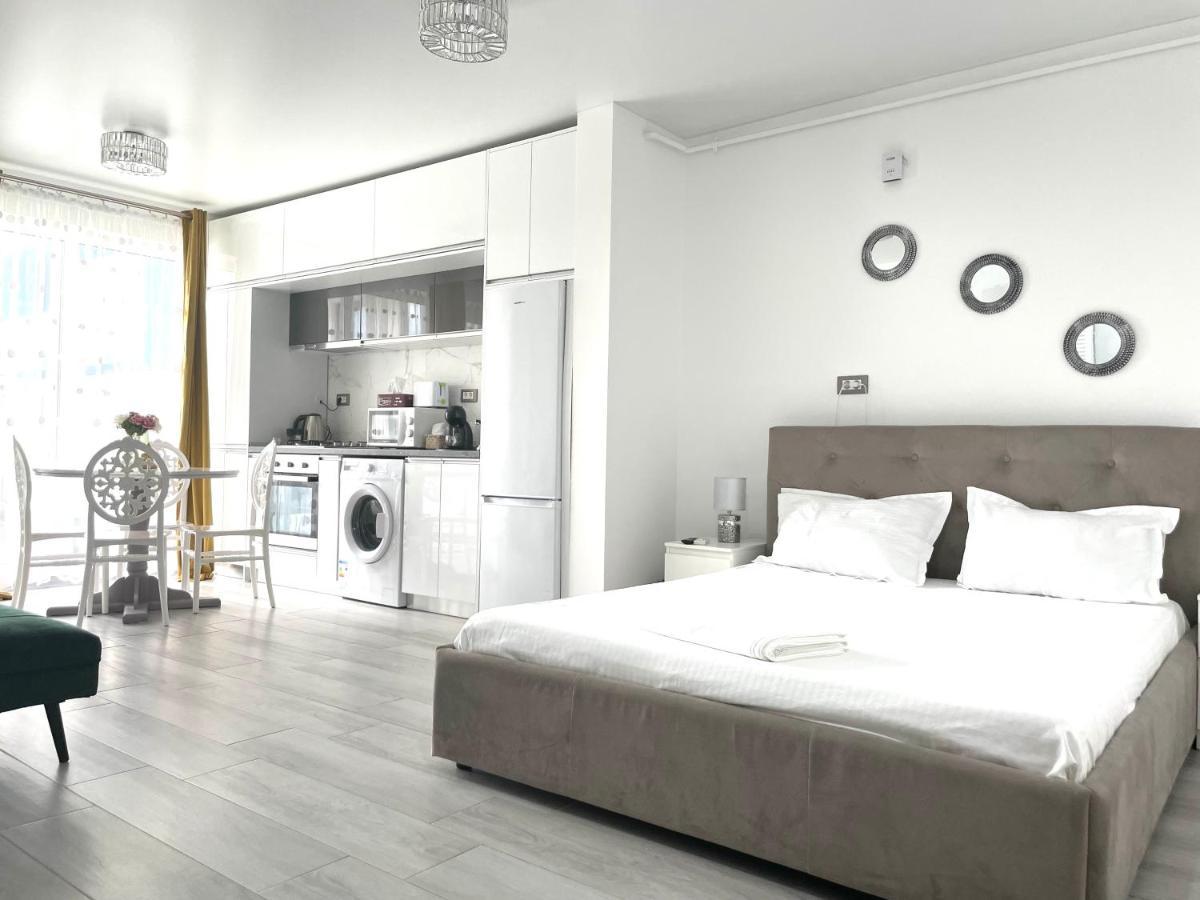 Apartmán Dominic 2 Beds 1 Sofa Parking Pool Apartament By Alezzi Nord10 Năvodari Exteriér fotografie
