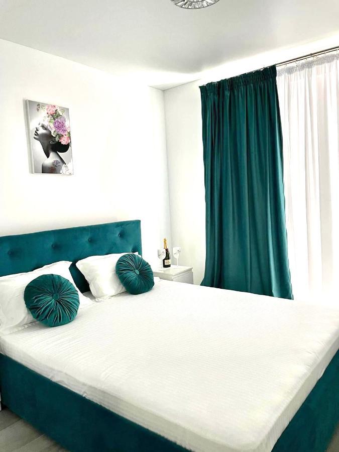 Apartmán Dominic 2 Beds 1 Sofa Parking Pool Apartament By Alezzi Nord10 Năvodari Exteriér fotografie