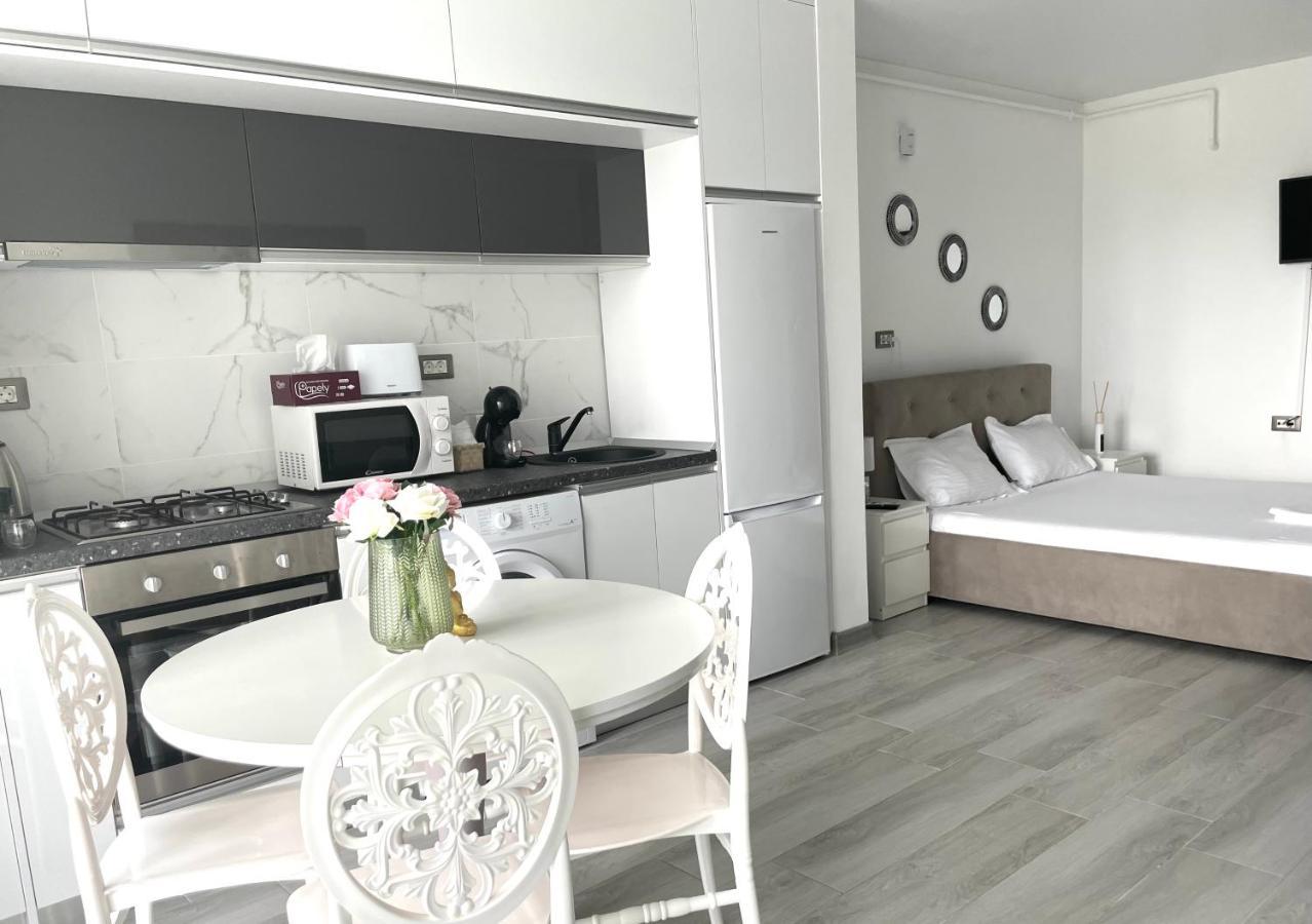 Apartmán Dominic 2 Beds 1 Sofa Parking Pool Apartament By Alezzi Nord10 Năvodari Exteriér fotografie